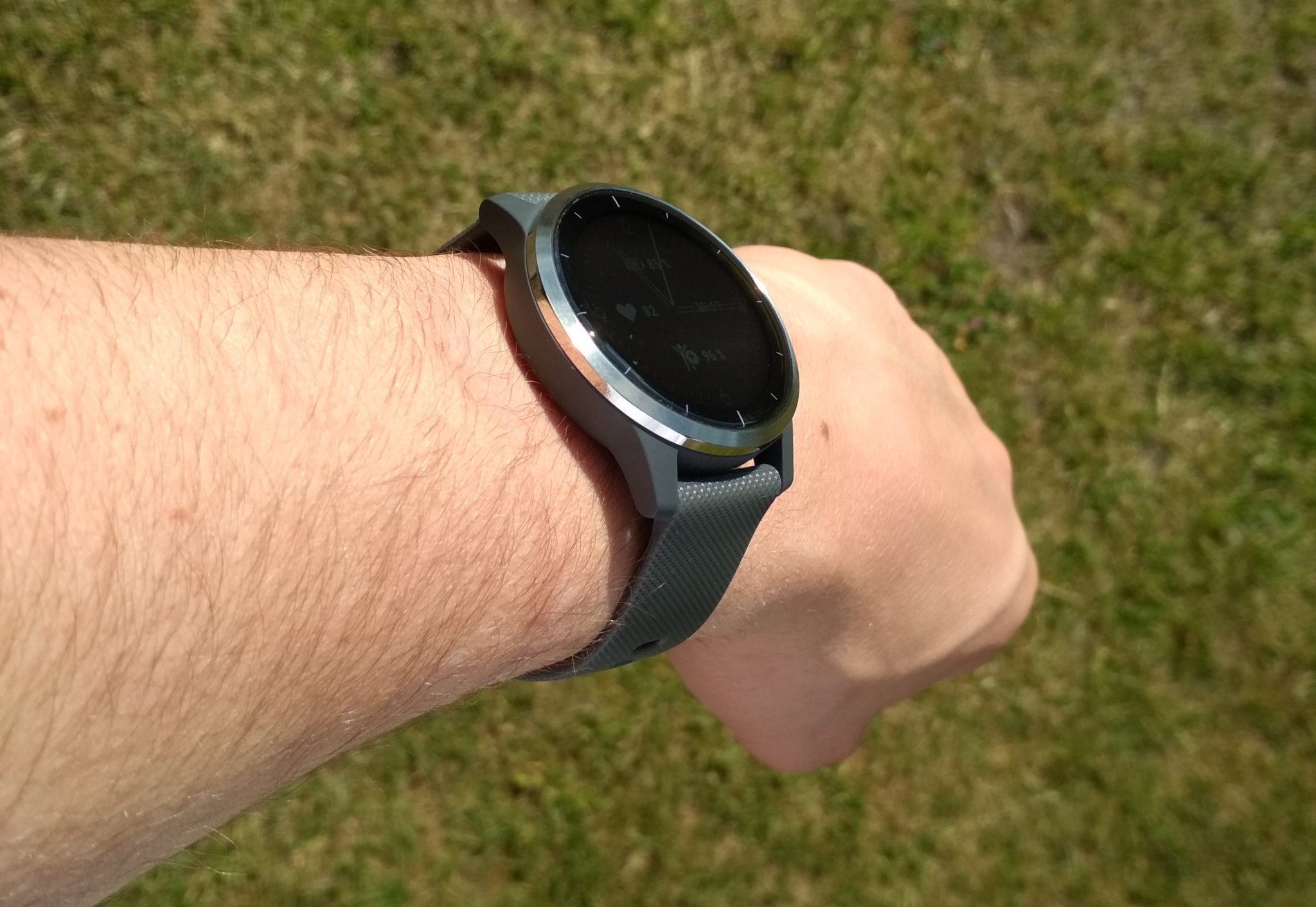 garmin vivoactive 3 vs polar vantage v